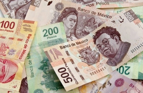 Billetes de diversas denominaciones en imagen de archivo. Foto La Jornada
