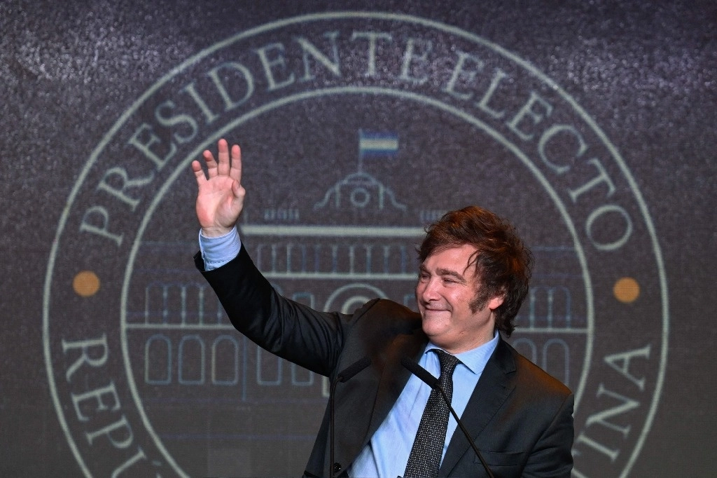 Argentina aplica un sistema de control de cambios desde 2019, con múltiples tipos de cambio funcionando en paralelo, situación que Milei se propone eliminar. Foto Afp