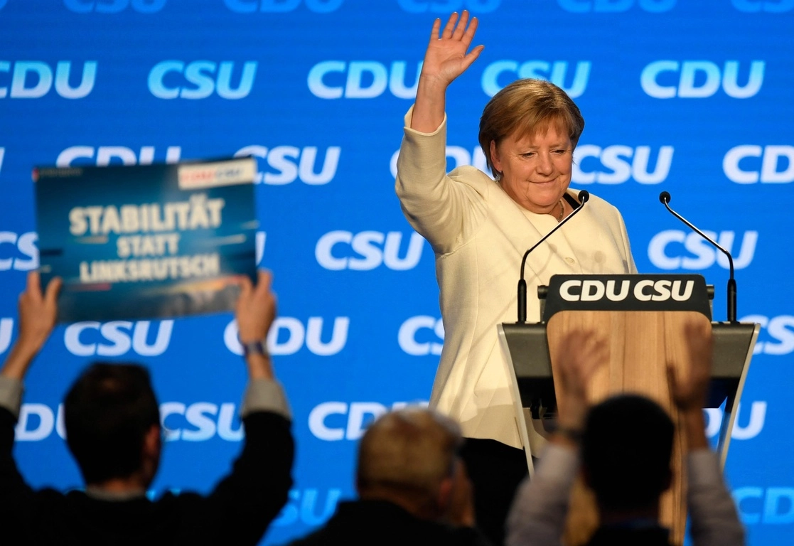 La canciller alemana, Angela Merkel, llamó a los alemanes a votar por el candidato de su partido, la CDU, Armin Laschet, para mantener la estabilidad alemana, el 24 de septiembre de 2021. Foto Afp
