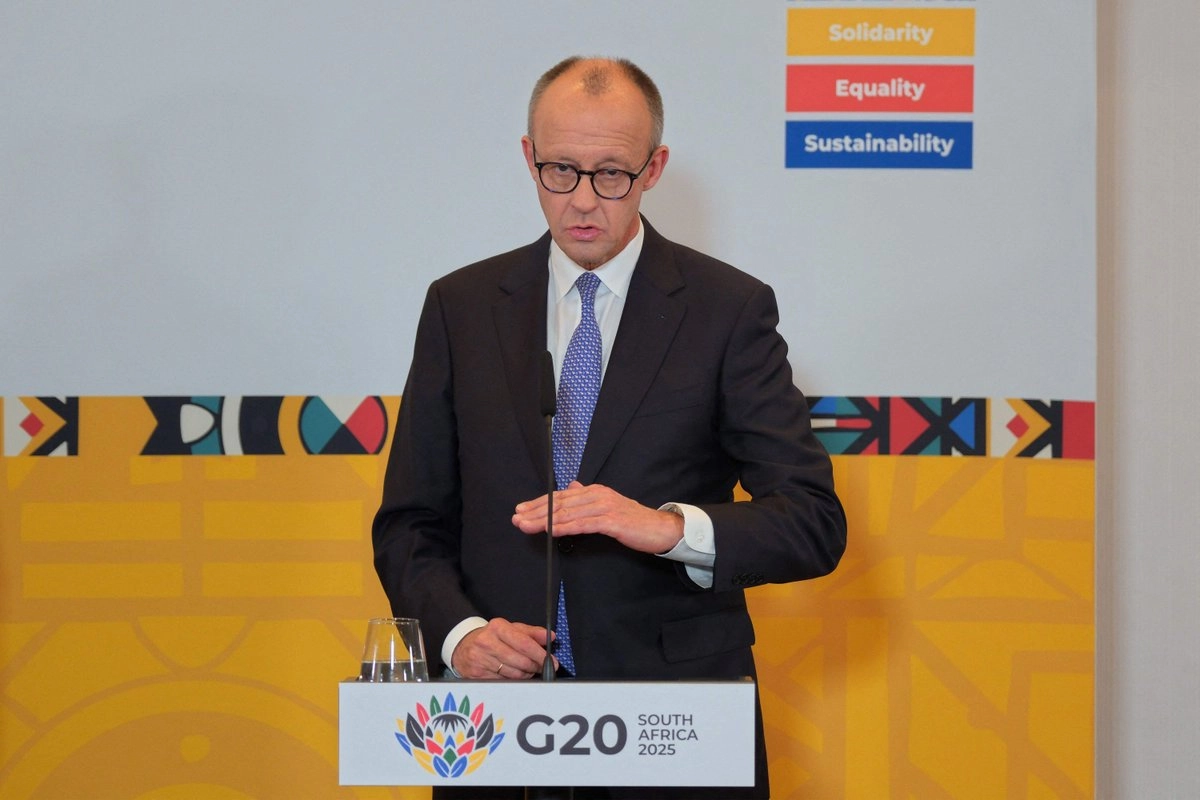 El canciller alemán, Friedrich Merz, durante una conferencia de prensa en el marco de una sesión plenaria de la Cumbre de líderes del G20 en el Centro de Exposiciones Nasrec en Johannesburgo, el 23 de noviembre de 2025.