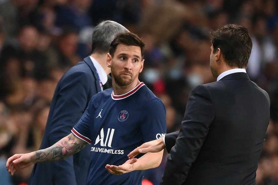 Lionel Messi, con molestias en la rodilla izquierda, será baja el miércoles en el partido de su equipo, el París Saint Germain, en Metz, en la séptima jornada de la Ligue 1 francesa. Foto Afp / Archivo