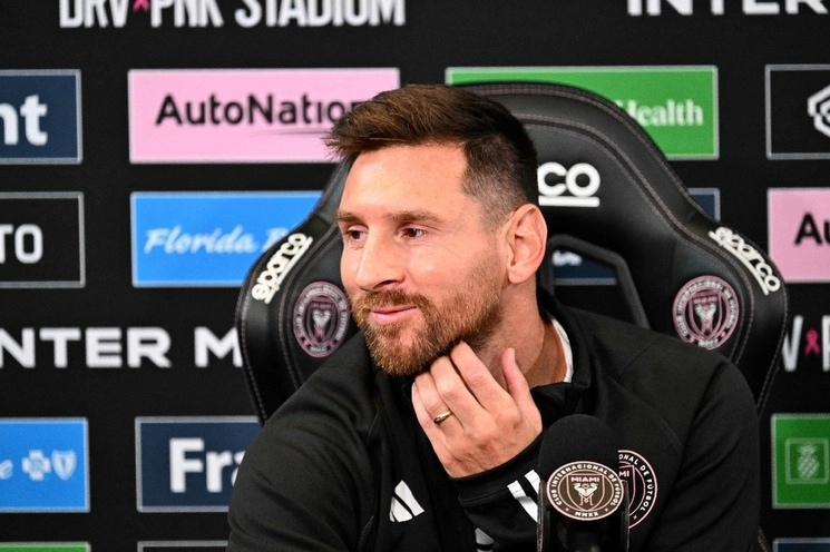 Leo, quien fue nominado ayer al Balón de Oro, dijo en su primera conferencia de prensa desde que llegó al Inter de Miami, que encontró el lugar para seguir creciendo y disfrutar del balompié. Foto Afp