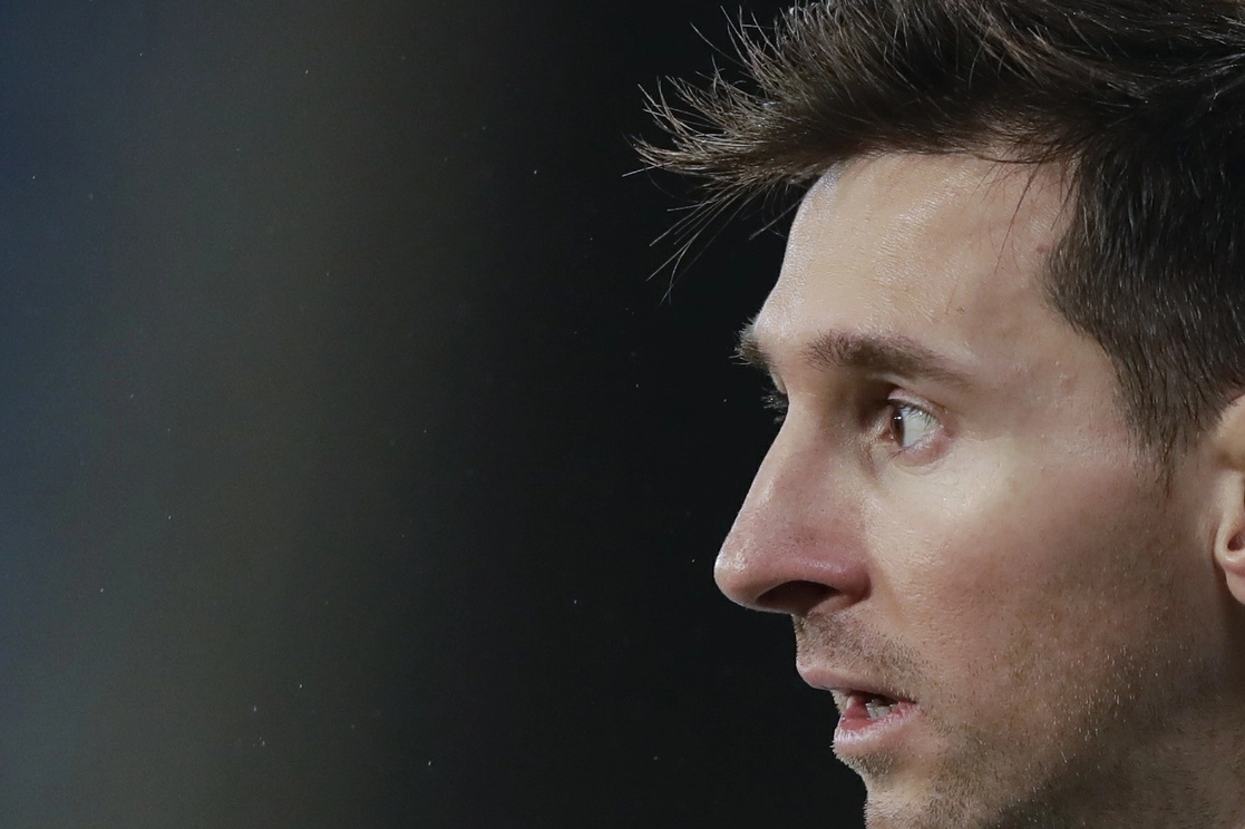 Por primera vez, Lionel Messi es libre: el FC Barcelona sigue confiando en la renovación de la estrella argentina, pero a partir del jueves el seis veces Balón de Oro será agente libre... y mantiene en vilo al planeta futbol. Foto Ap