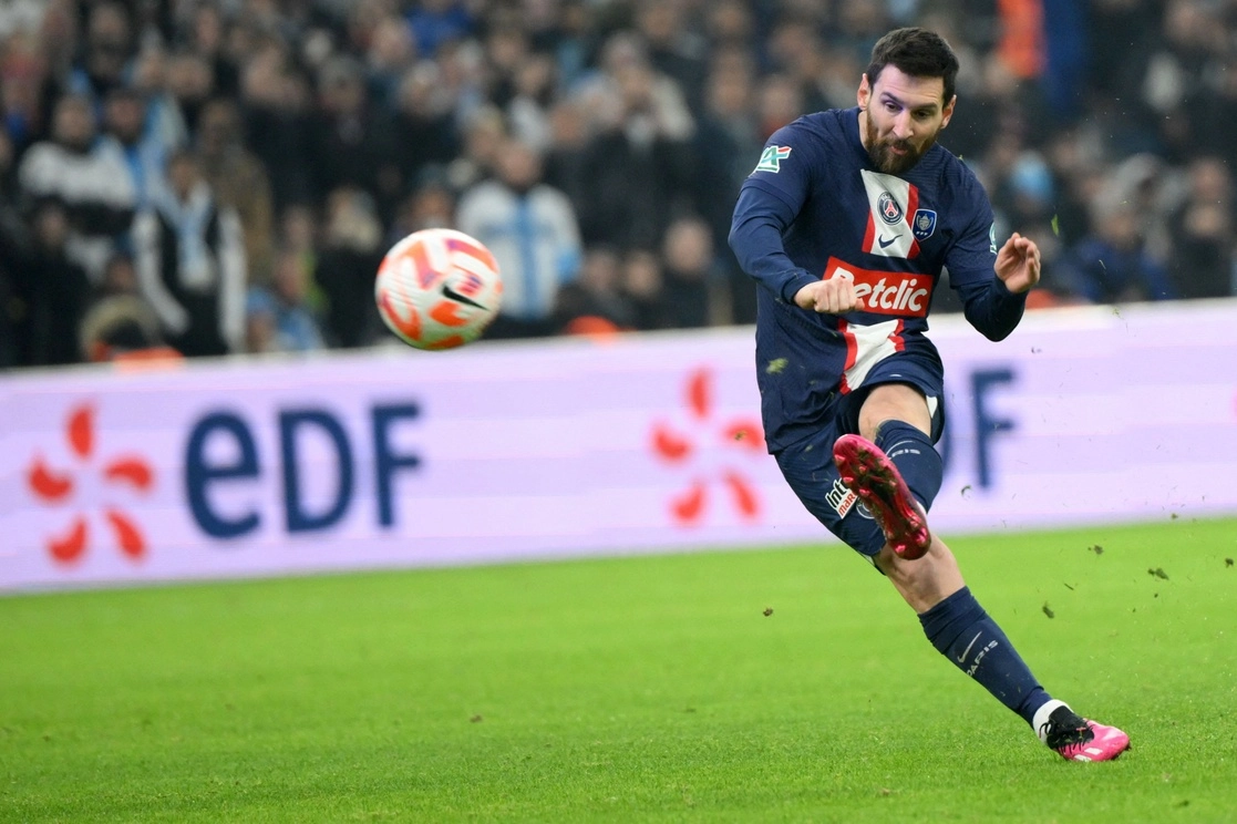 La crisis de lesiones del Paris Saint Germain se agravó después de que el club confirmara que Lionel Messi se perderá el choque del fin de semana de la Ligue 1 frente al Mónaco debido a una lesión en los isquiotibiales. Foto Afp