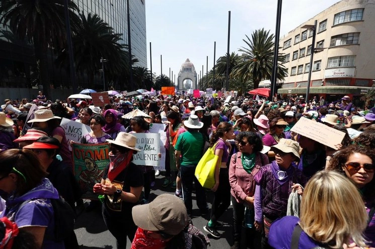 La marcha 8M generó saturación de usuarios en estaciones del Centro Histórico. Foto Cristina Rodríguez