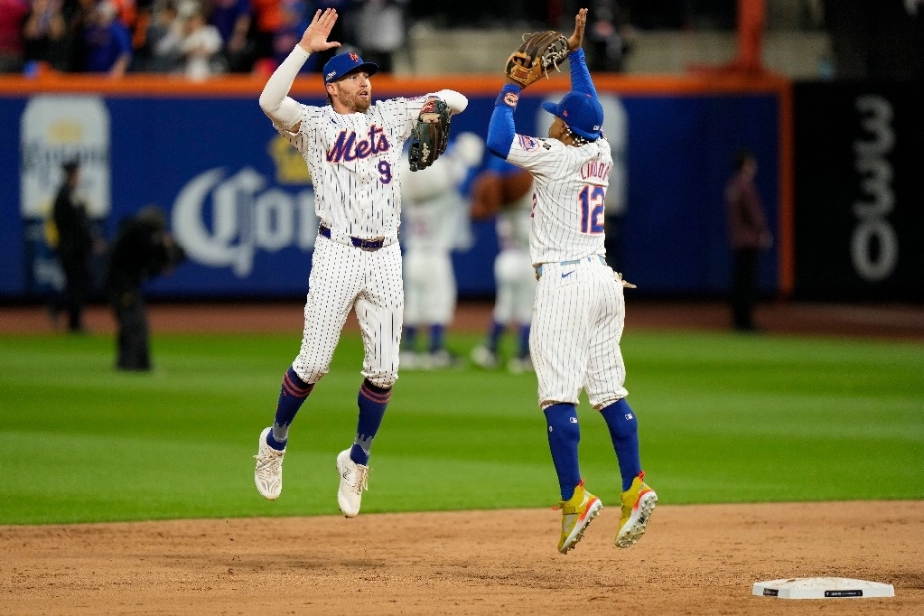 Los Mets de Nueva York lograron hoy una importante victoria con pizarra de 7-2 sobre los Phillies de Philadelphia para ponerse delante 2-1 en serie divisional de la MLB. Foto Ap.