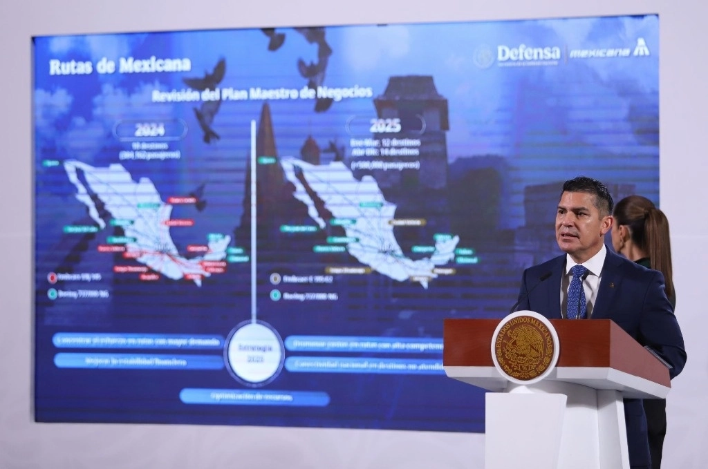 Leobardo Ávila Bojorquez, director de Mexicana, durante su participación en la conferencia de la presidenta Claudia Sheinbaum. Foto Cuartoscuro 