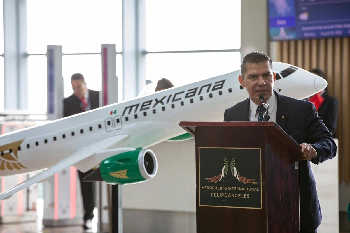 En las instalaciones del AIFA, autoridades de Mexicana, Turismo y Sedena pusieron en funcionamiento el primer vuelo del avión Embraer E-195 E2 que fue entregado el pasado 1 de julio con matrícula XA-MXA, el cual fue partió con rumbo al Aeropuerto Internacional Felipe Carrillo Puerto en Tulum. Foto