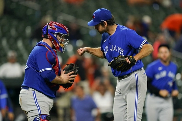 Por los Orioles, los venezolanos Anthony Santander de 4-1 con una anotada, Rougned Odor de 3-0. El mexicano Ramón Urías de 3-0. El dominicano Jorge Mateo de 3-0. Foto Ap

