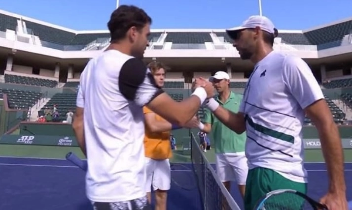 Santiago González y el francés Édouard Roger-Vasselin avanzaron este viernes a la final de dobles masculino del torneo Masters 1000 de Indian Wells. Foto tomada de un video