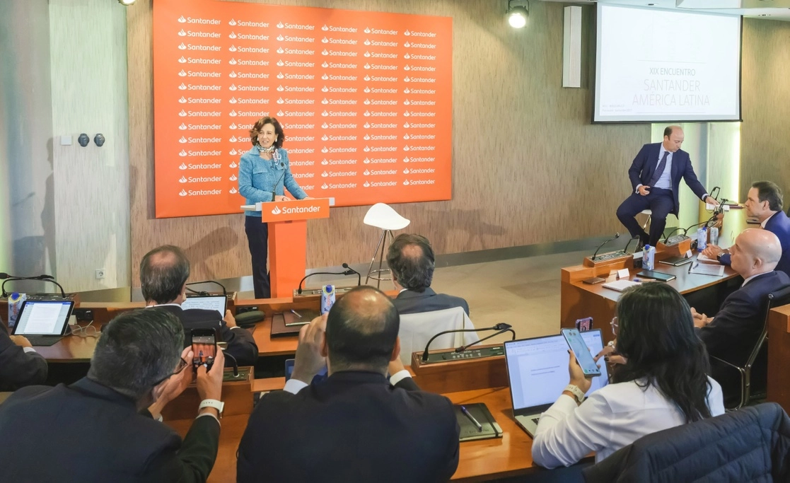Ana Botín elogió en España el manejo de la crisis que ha realizado México. Foto cortesía de Grupo Santander
