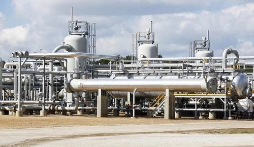 El gobierno de México está apurando negociaciones con empresas privadas para duplicar su capacidad de almacenamiento estratégico de gas natural antes de lo planeado, por temor a que Trump pueda usar la fuerte dependencia del país como medida de presión en negociaciones. Foto Ap / Archivo