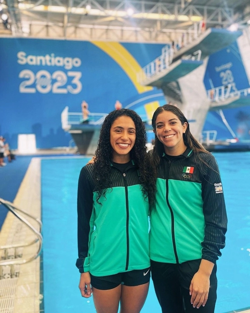Gabriela Agúndez, Ale Orozco y Alejandra Estudillo avanzaron a la final de la plataforma de 10 metros, después de una actuación consistente en las preliminares. Imagen tomada de @AleOrozcoLoza