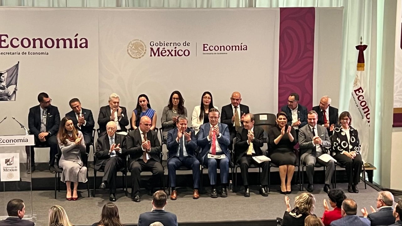 El propio Marcelo Ebrard, representantes de la industria minera mexicana y los gobernadores de Sonora y Zacatecas, busca transformar dicha actividad primaria a ejemplar. 