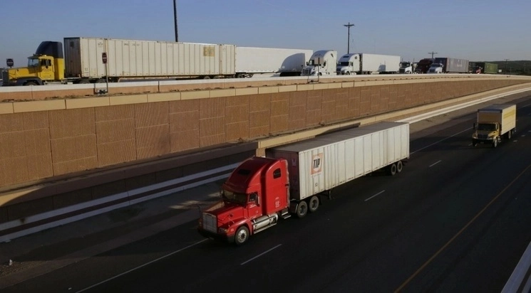 Con un comercio total de 706 mil 900 millones de dólares, medido por la suma de importaciones y exportaciones, México se colocó al cierre de los primeros 10 meses de 2024 como el principal socio comercial de EU, dejando atrás a Canadá y China. Foto Ap / Archivo