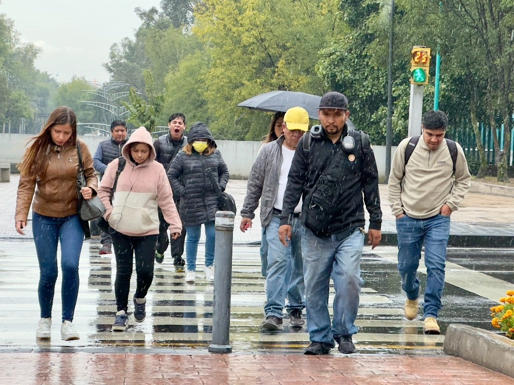 El equipo técnico del FMI que visitó México reconoció que la trayectoria sostenida de políticas muy sólidas y fundamentos económicos, han ayudado a México a mantener una posición macroeconómica fuerte. Foto Roberto García / Archivo