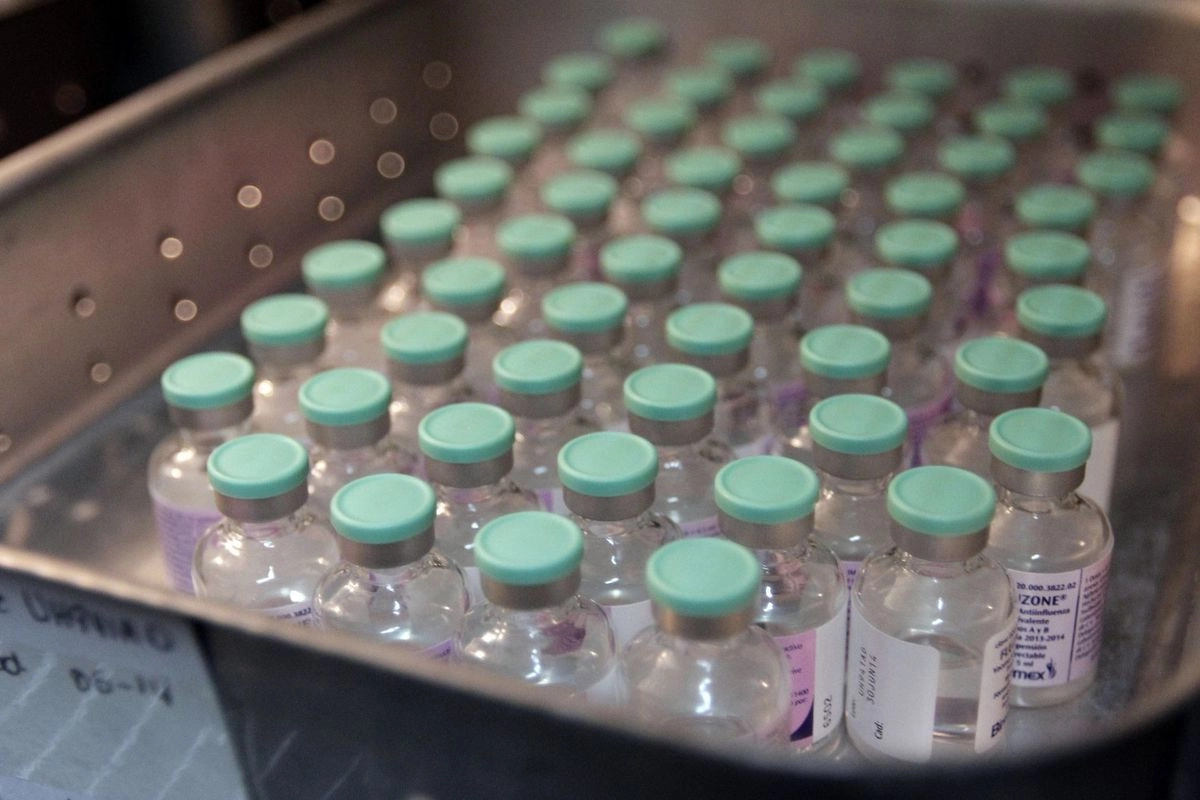 La vacuna BCG se recomienda al nacer, pero, según el secretario, puede aplicarse hasta los cuatro años sin poner en riesgo la protección de los menores. 