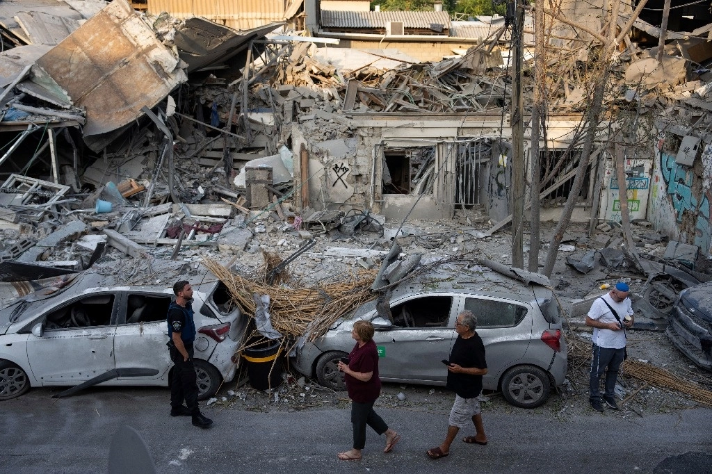 México calificó como inconducentes los ataques realizados por Hamas y otras organizaciones palestinas en Gaza, contra los habitantes de asentamientos judíos. Foto Ap