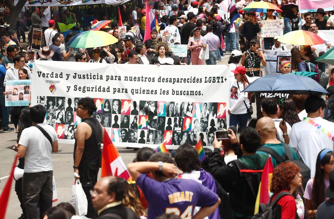 Diego Mauricio Álvarez, integrante de Plural IBERO detalló que “las violencias contra personas LGBTI+ no inician en los asesinatos: comienzan con un chiste, con asumir un pronombre, con una mirada hostil en el aula”. Foto 