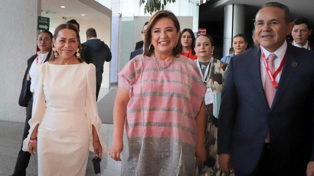 El gobierno de México debe elevar el volumen de protesta ante la Ley SB4 de Texas, la cual permite que la policía arreste, encarcele o deporte al país a cualquier persona sospechosa de ser indocumentada, dijo la candidata presidencial de Fuerza y Corazón por México, Xóchitl Gálvez. Imagen tomada de @JosefinaVM
