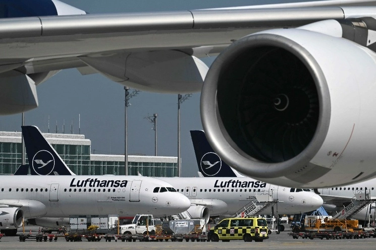 La solidez de la economía mexicana y la gran cantidad de industrias que hay, hacen a nuestro país un destino “único” para los viajeros que llegan por placer o para disfrutar sus vacaciones, afirmó el vicepresidente para América de Lufthansa Group Passenger Airlines, Dirk Janzen. Foto Afp / Archivo