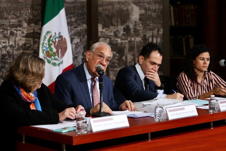 En imagen de enero pasado, Nadie Grasman del Inmujeres; José Ángel Gurría, secretario General de la OCDE; Arturo Herrera, secretario de Hacienda y Luisa María Alcalde, secretaria del Trabajo, durante dialogo Igualdad de Genero para el crecimiento incluyente en México. Foto Yazmin Ortega
