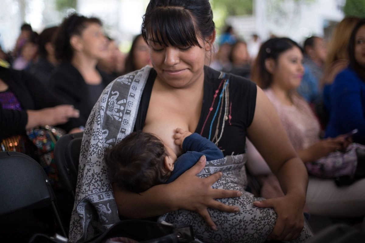 Organizaciones promueven la lactancia materna para bebés hasta los seis meses. México se encuentra en los niveles más bajos de esta práctica. Foto 