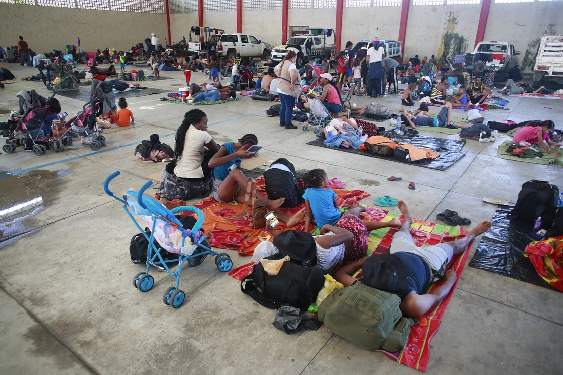 Durante una parada de la caravana de migrantes en el parque central de Escuintla, Chiapas, el pasado 21 de noviembre. Foto Víctor Camacho