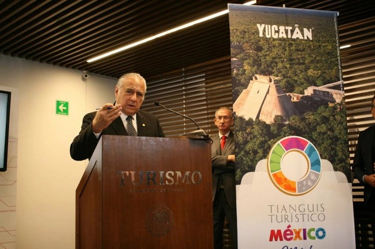 El secretario de Turismo, Miguel Torruco, señaló que no existe “inquietud” entre los compradores internacionales ante una eventual cancelación del Tianguis Turístico México por el coronavirus. Foto Twitter @SECTUR_mx