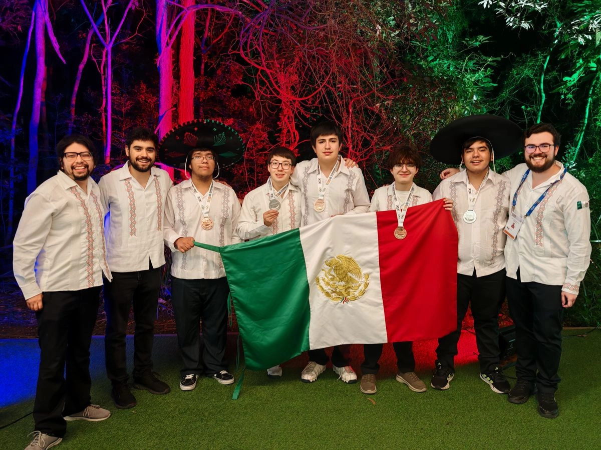 Con el resultado, México obtuvo el segundo sitio iberoamericano y logró el lugar 31 en el medallero general. Imagen tomada de www.facebook.com/OlimpiadaMatematicas