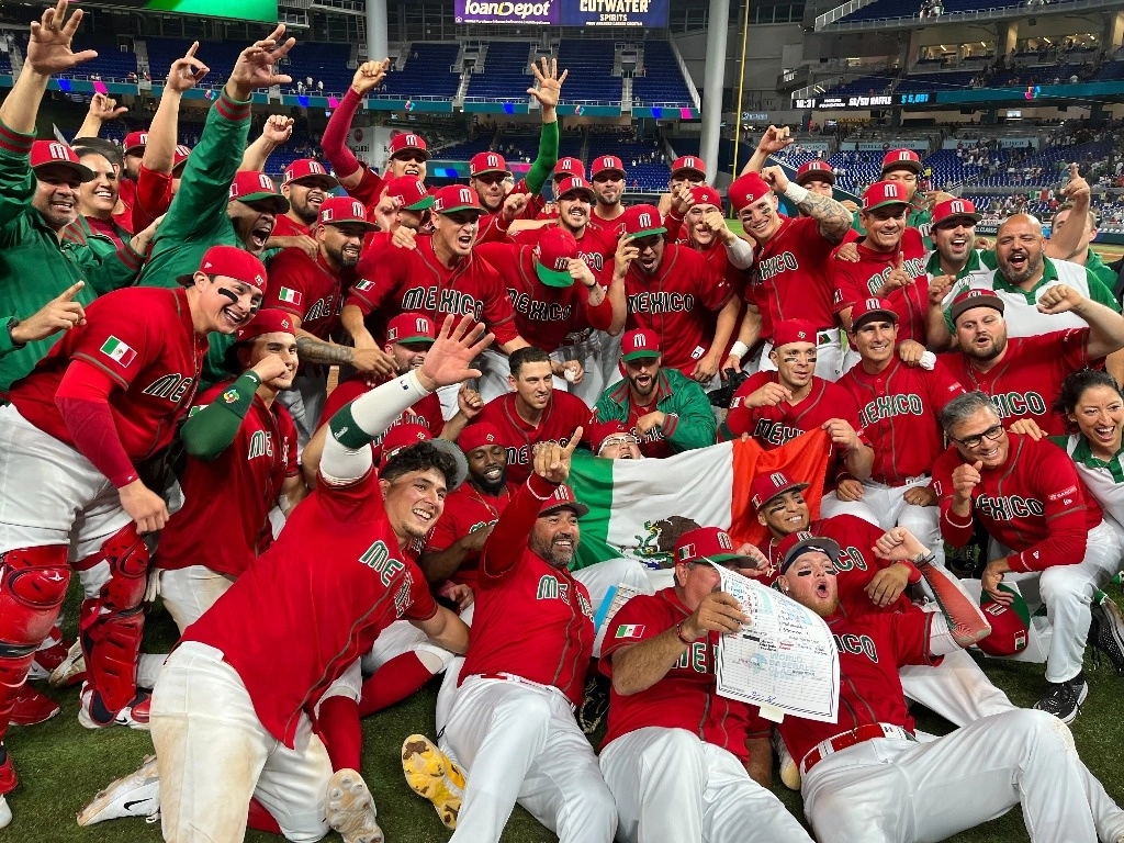 La selección nacional remontó y pasó a semifinales al vencer 5-4 a Puerto Rico en el LoanDepot Park de Miami, donde el 'pitcher' Alexis Díaz no resistió los cañones de Isaac Paredes y Luis Urías, con soberbias actuaciones de Jake Sánchez y Giovanny Gallegos. Foto MLB