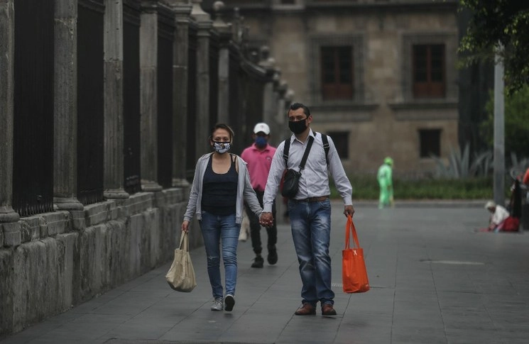 México está entre los países que se encuentran lejos de controlar la primera ola de contagios de la pandemia de Covid-19, de acuerdo con especialistas de la Universidad Nacional Autónoma de México. Foto Yazmín Ortega Cortés