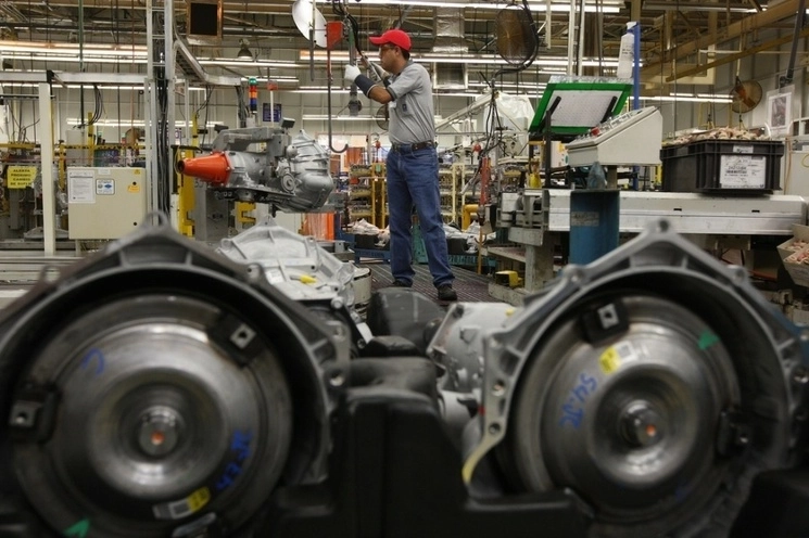 El Comce estima que México podría alcanzar una entrada de recursos por un monto de 39,000 millones de dólares al culminar 2024. En la imagen Planta automotriz en Coahuila. Foto José Carlo González / archivo