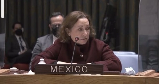 La representante permanente alterna de México ante la ONU, embajadora Alicia Buenrostro Massieu durante su intervención. Foto tomada de la cuenta de Twitter @MexOnu