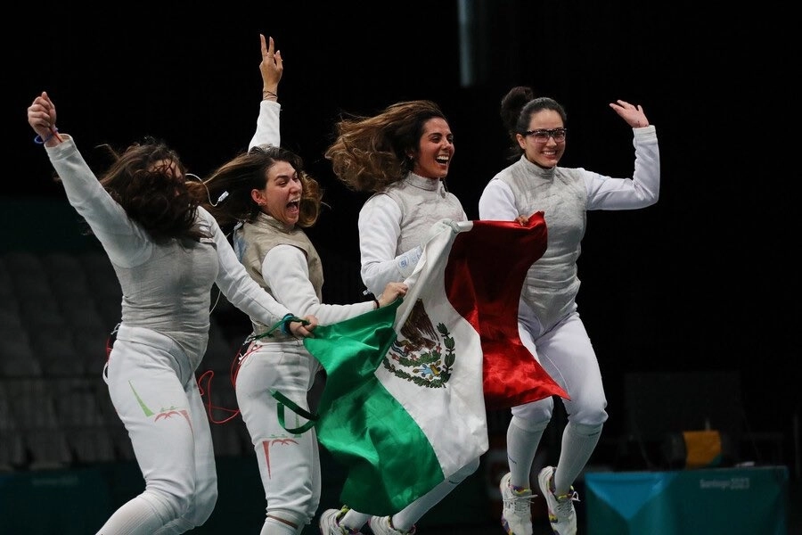 Con medalla de bronce del equipo femenil de esgrima en prueba florete, nuestro país continúa en la suma de preseas. Foto Conade