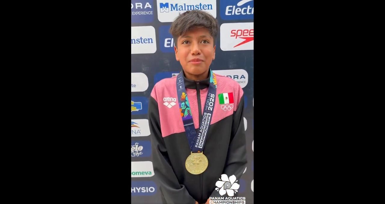 En la final de trampolín 3 metros 13 años y menores varonil, el mexicano Iñaki Hernández se coronó y dedicó la presea de oro a su mamá en un emotivo mensaje. Foto