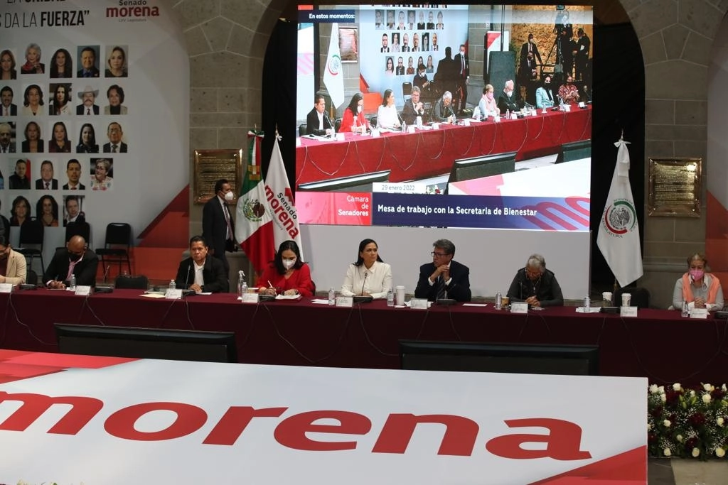 Reunión plenaria del grupo parlamentario de Morena en la sede de Xicoténcatl, Ciudad de México. Foto José Antonio López