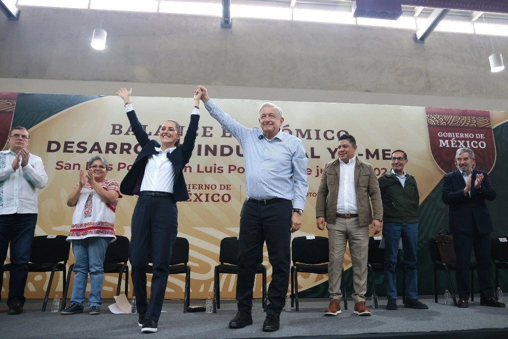 En la continuación de la sexta gira que realiza con el presidente Andrés Manuel López Obrador, su sucesora, Claudia Sheinbaum, resaltó que por primera vez México negocia en condiciones de igualdad, “no de subordinación” con Estados Unidos. Foto cortesía Presidencia

