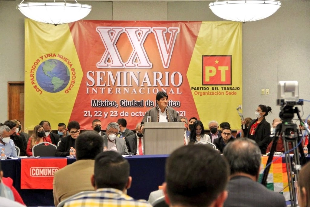 El ex presidente de Bolivia se encuentra el país como participante del seminario internacional “Los partidos y una nueva sociedad”, organizado por el Partido del Trabajo. La imagen, de ayer. Foto tomada del Twitter de @evoespueblo