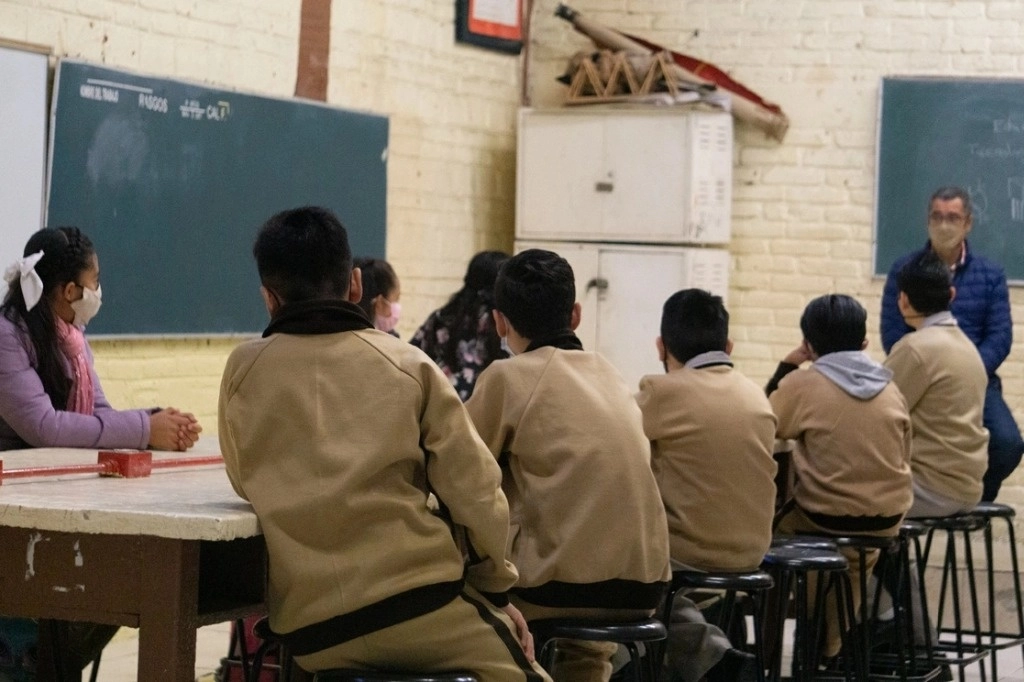 Alumnos de nivel secundaria, en imagen de archivo. Foto Pablo Ramos