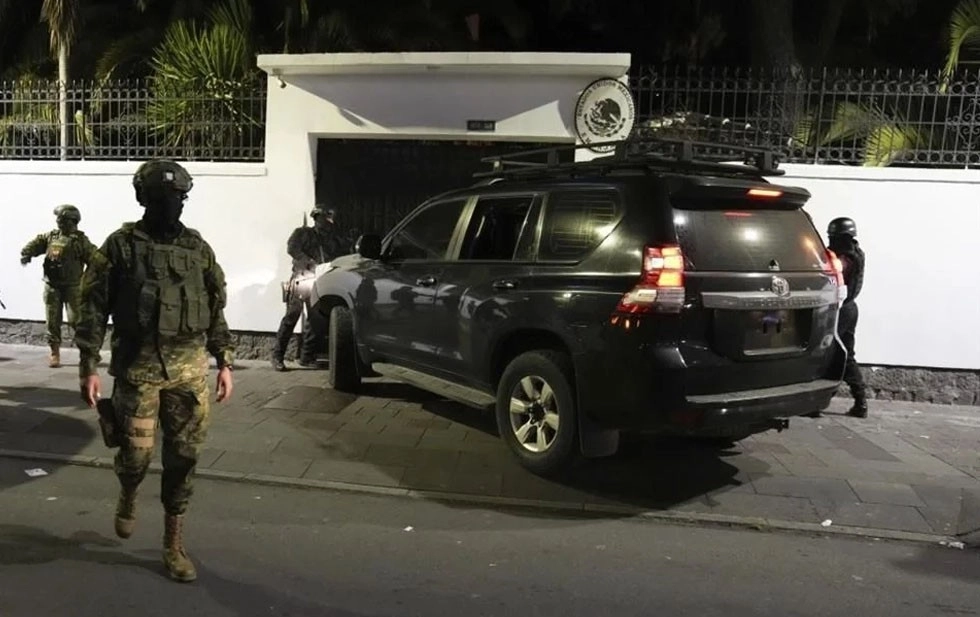 México pidió que no se repitan hechos como los del allanamiento a la embajada mexicana en Ecuador, el 27 de junio de 2024. Foto Afp / Archivo
