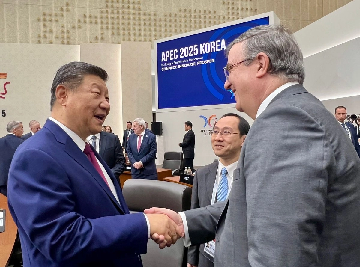 Durante su participación en la cumbre de la APEC, Ebrard charló con el presidente de China, Xi Jinping. Foto