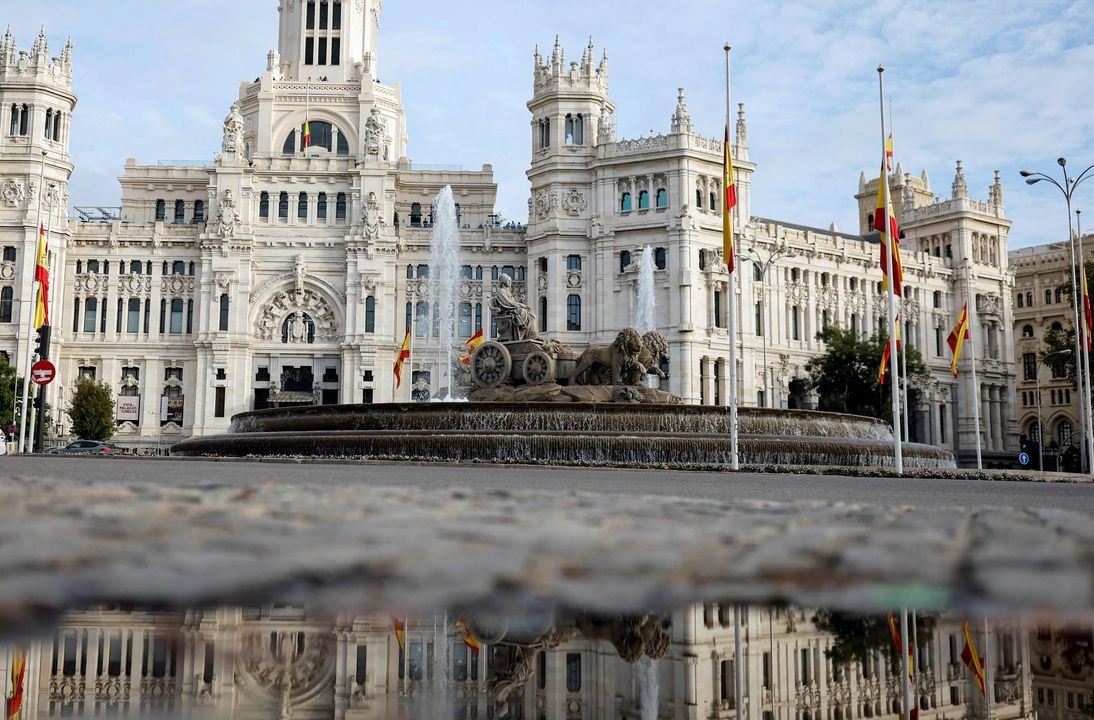 La presencia empresarial latinoamericana está extraordinariamente diversificada en 25 sectores de la economía española. En la imagen, la Plaza de Cibeles de Madrid. Foto 