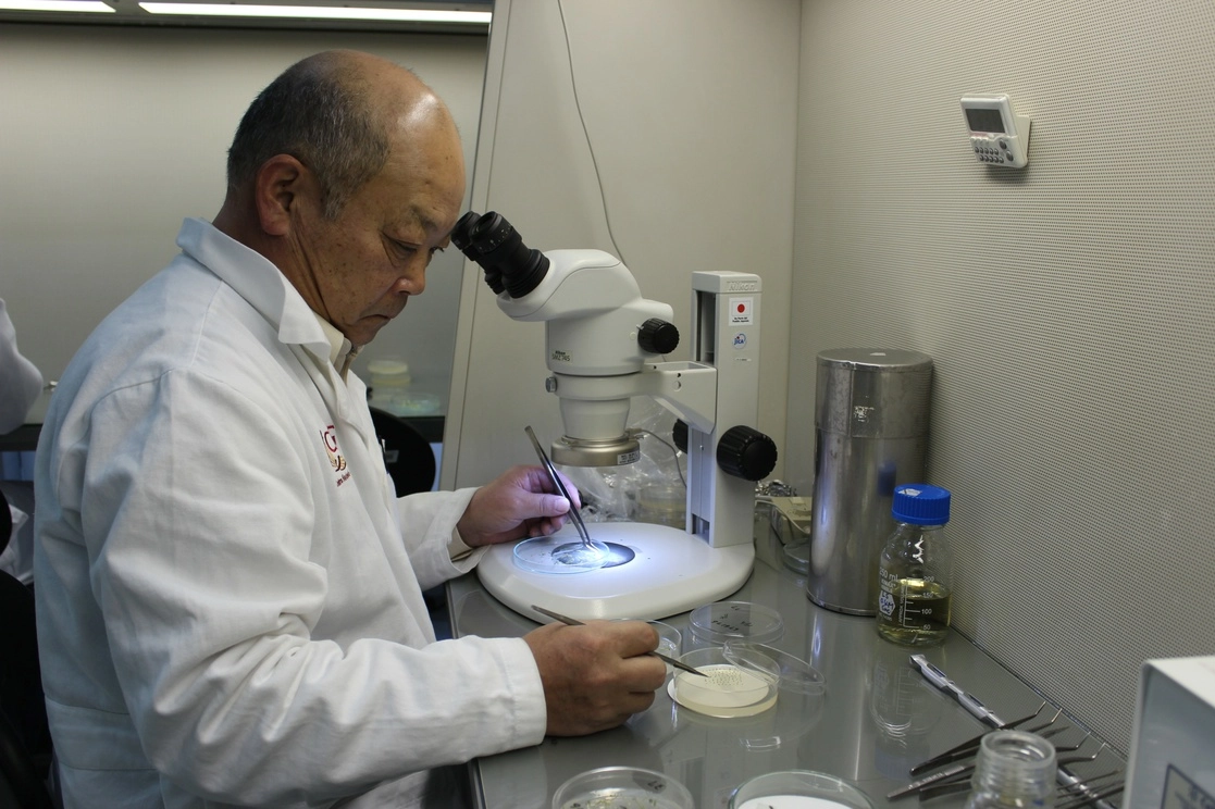 El experto es profesor del Centro de Investigación Genética de la Universidad de Tsukuba. Foto cortesía del Centro Nacional de Recursos Genéticos