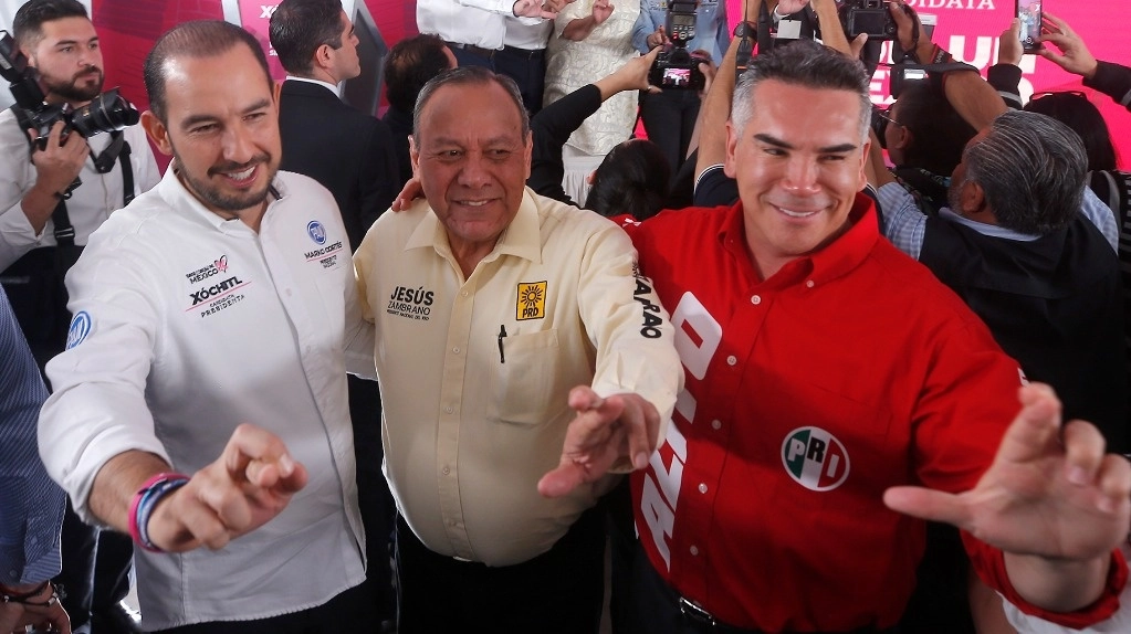 “Hasta les tengo que agradecer; se han portado muy bien nuestros opositores”, entre ellos los dirigentes de los partidos, ironizó el Presidente. Foto José Antonio López