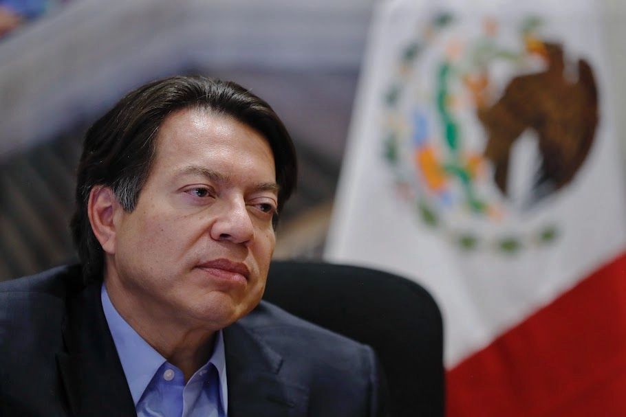 Al secretario de Educación Pública, Mario Delgado, el Premio Marinela por el éxito de la aplicación de la ley antichatarra en las escuelas. Foto 