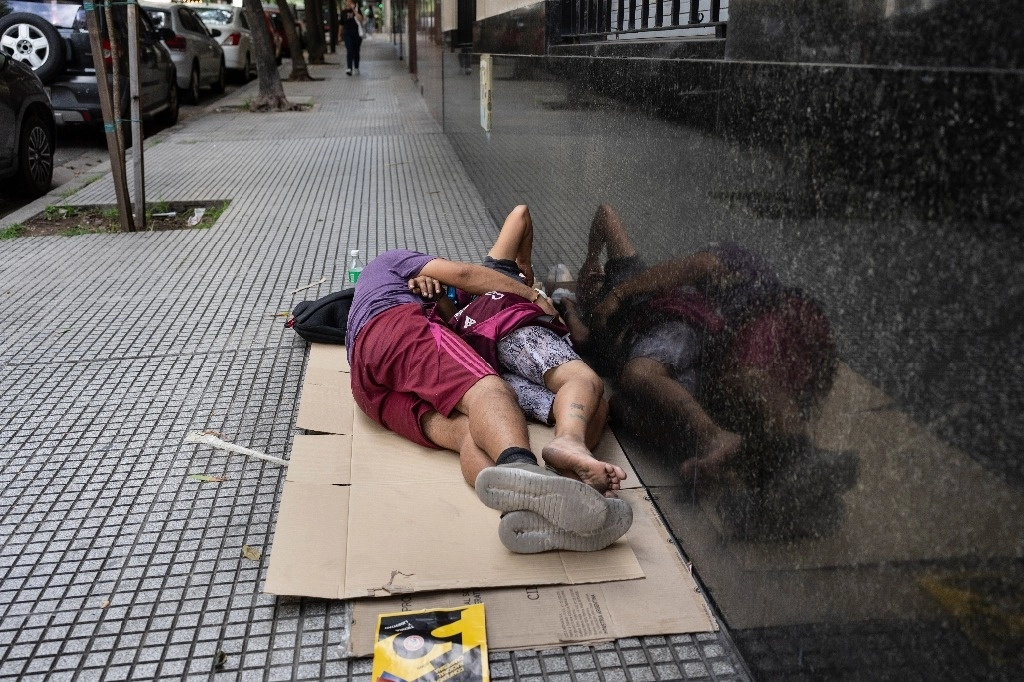 América Latina y el Caribe enfrentan tres grandes trampas del desarrollo, señala la Cepal, que teme una tercera década perdida. Imagen en Buenos Aires, Argentina. Foto Ap