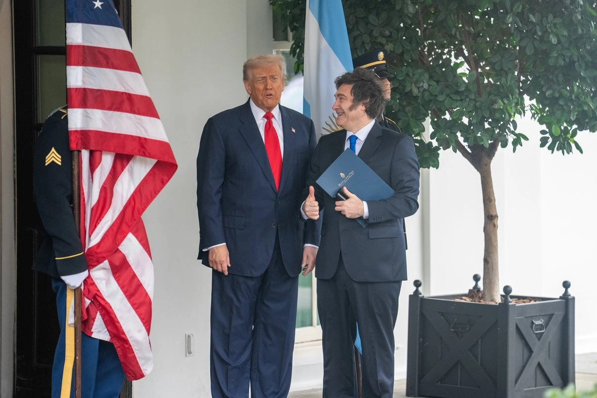 El presidente de Estados Unidos, Donald Trump, y el argentino, Javier Milei, durante la visita del segundo a la Casa Blanca el pasado 14 de octubre. Foto 