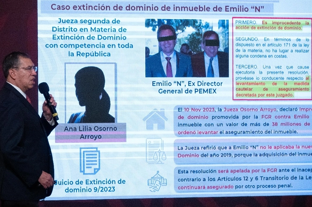 Luis Rodríguez Bucio, subsecretario de Seguridad, denunció ayer tres casos recientes de jueces “que favorecen a presuntos delincuentes”, y se refirió a la actuación de la jueza Ana Lilia Osorno en el caso de Emilio N (Lozoya), ex director de Pemex. Foto ‘La Jornada’