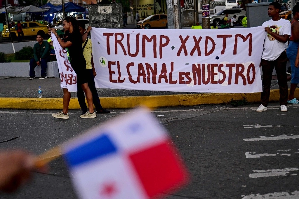 Protesta contra las amenazas de Trump de retomar el Canal de Panamá. Foto Afp